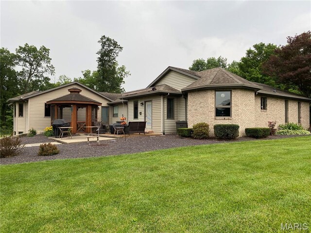 12702 Crestview Ln, Trenton, IL 62293