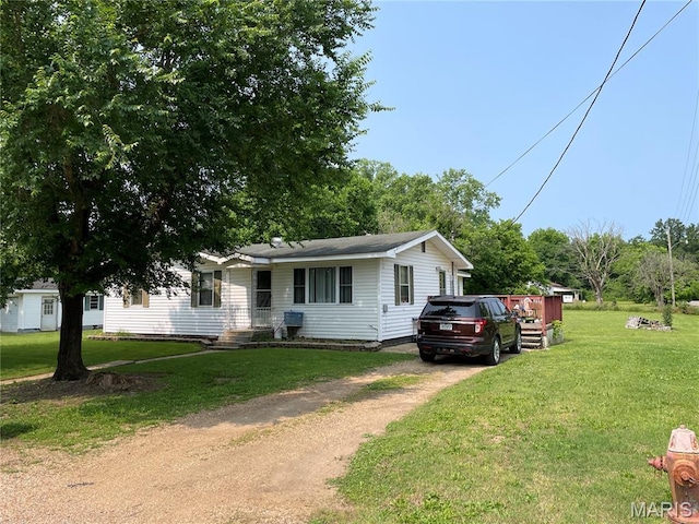 402 Legion Park Rd, Piedmont, MO 63957 - view of front of house with dirt driveway and a front yard