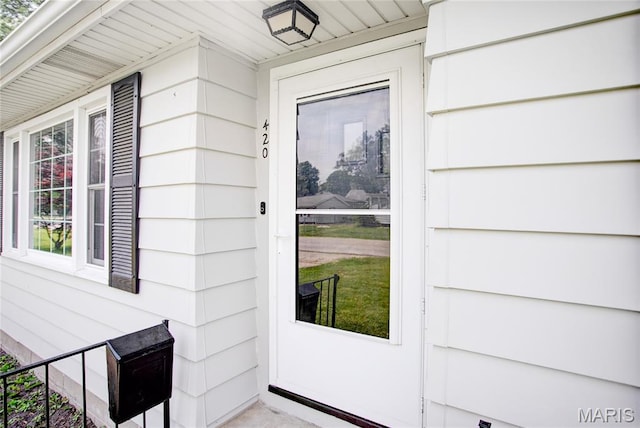420 E Hauser St, Litchfield, IL 62056 - view of property entrance