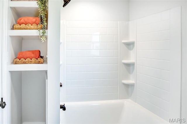 420 E Hauser St, Litchfield, IL 62056 - full bath with tub / shower combination