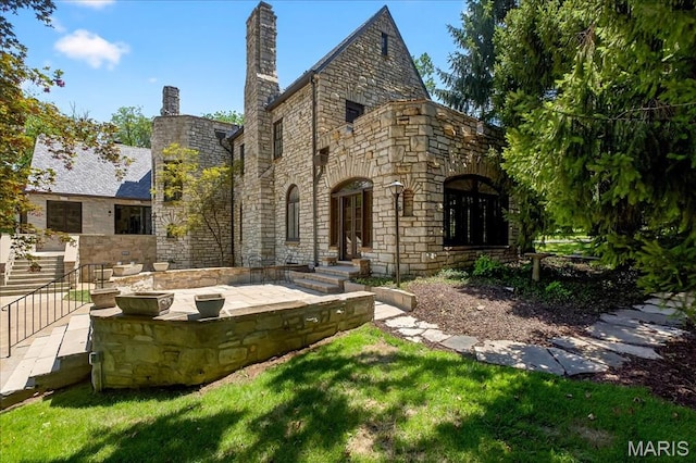 33 Dromara Rd, Ladue, MO 63124