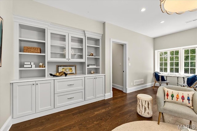 33 Dromara Rd, Ladue, MO 63124