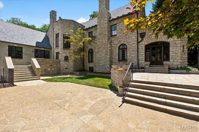 33 Dromara Rd, Ladue, MO 63124