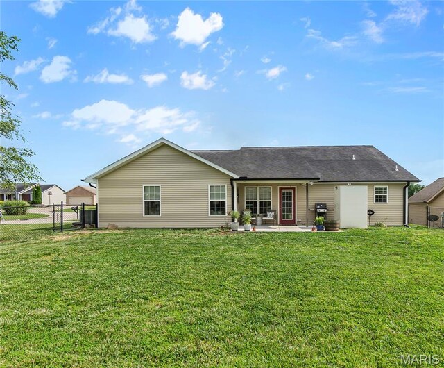 147 Old Towne Ln, Cape Girardeau, MO 63701 - back of house with a patio area