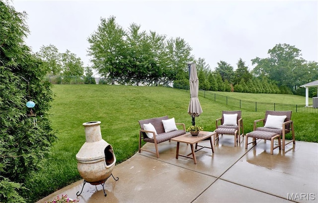 1810 Barclay Bluff Ct, Wentzville, MO 63385 - fenced backyard with a patio area