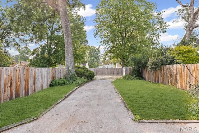 27 N 14th St, Belleville, IL 62220 - view of fenced backyard