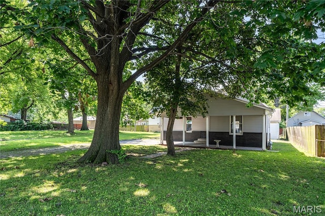 2428 E 25th St, Granite City, IL 62040 - view of yard