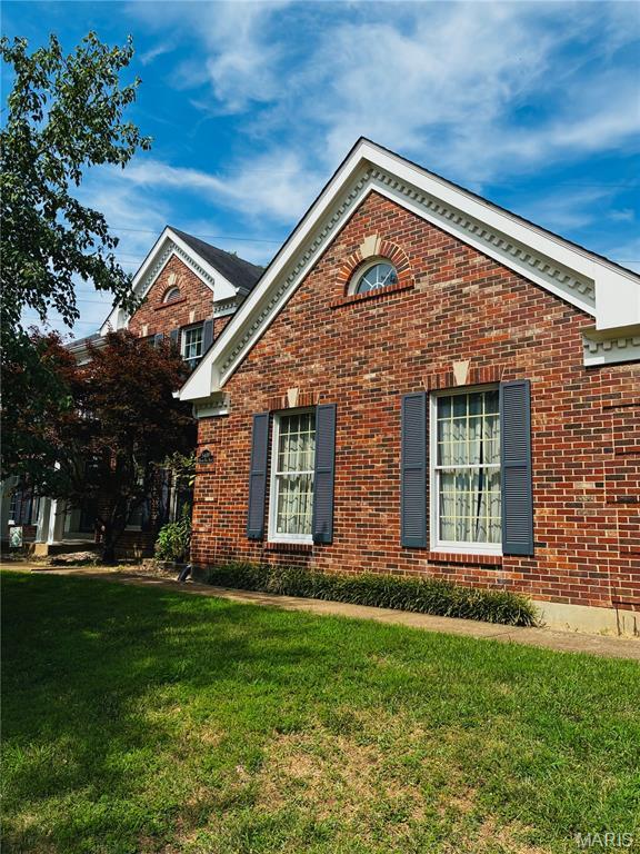 5409 Butler Hill Rd, Saint Louis, MO 63128 - photo 1