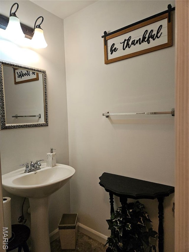 1751 Briarmanor Dr, Lake St Louis, MO 63367 - bathroom featuring baseboards