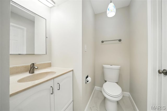 811 Wendevy Ct, Ballwin, MO 63011 - half bath with marble look tile flooring and vanity