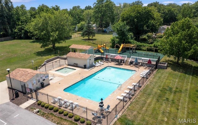 811 Wendevy Ct, Ballwin, MO 63011 - community pool with a patio area and a hot tub