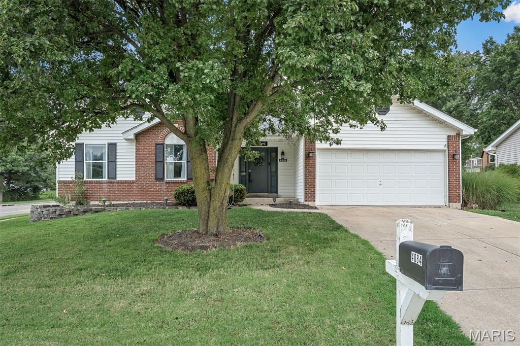 4084 Ramona Ln, Saint Charles, MO 63304 - photo 1