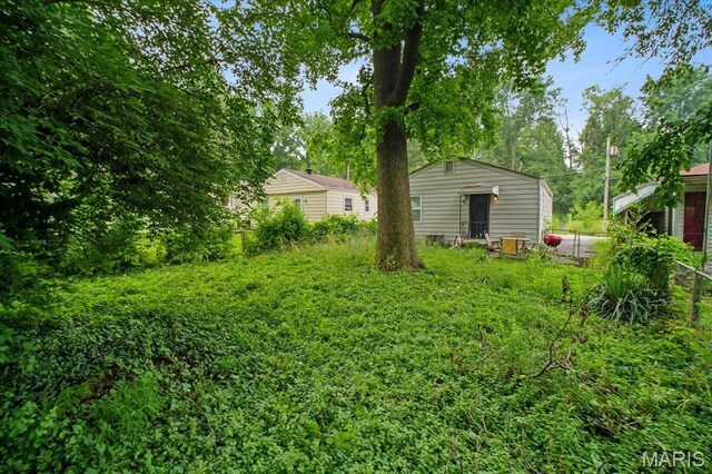 135 Anabel Ave, Saint Louis, MO 63135 - view of yard