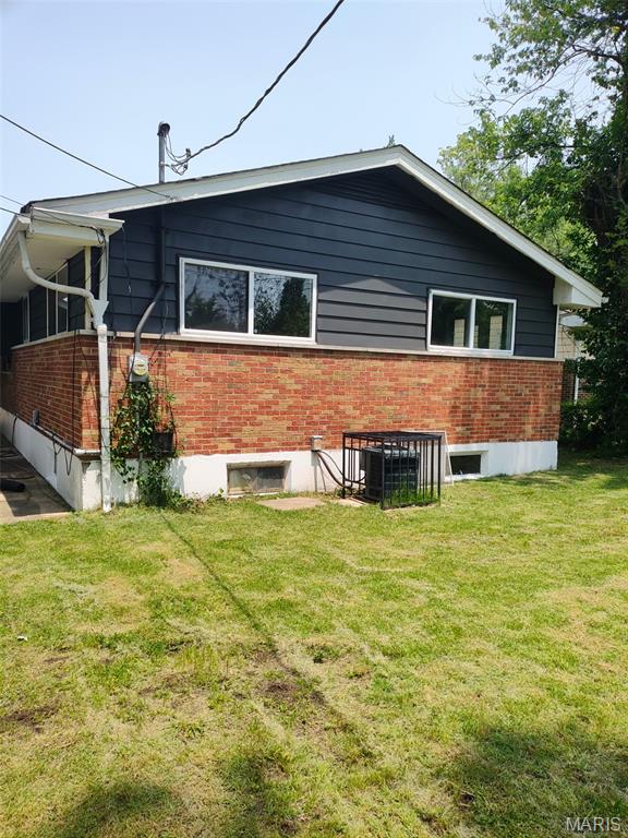 2228 Lovett Dr, Saint Louis, MO 63136 - photo 17