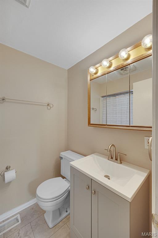 9405 Mackenzie Rd, Affton, MO 63123