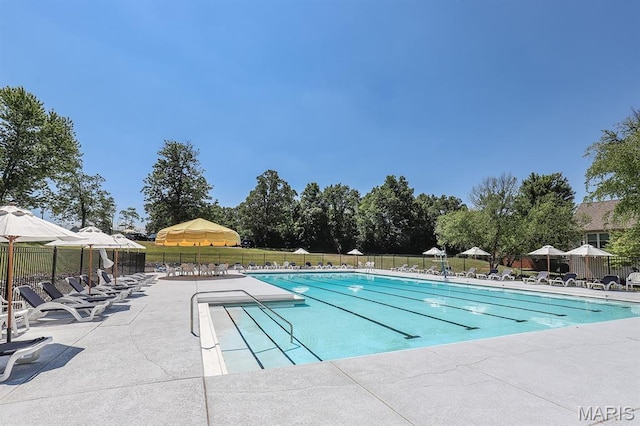 145 Royal Inverness Pkwy, Dardenne Prairie, MO 63368 - community pool with a patio