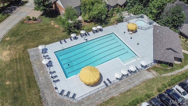 145 Royal Inverness Pkwy, Dardenne Prairie, MO 63368 - bird's eye view of a pool