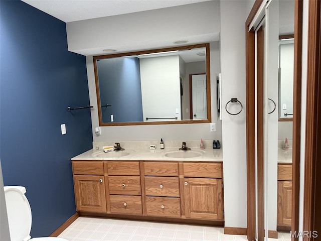 106 Woodland Hills Ct, Vandalia, IL 62471 - bathroom with double vanity