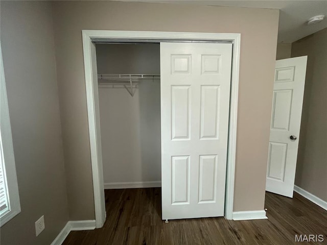 6155 Emerald Ave, Saint Louis, MO 63135 - view of closet