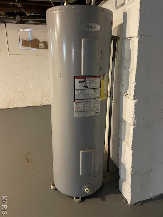 6155 Emerald Ave, Saint Louis, MO 63135 - utilities with water heater