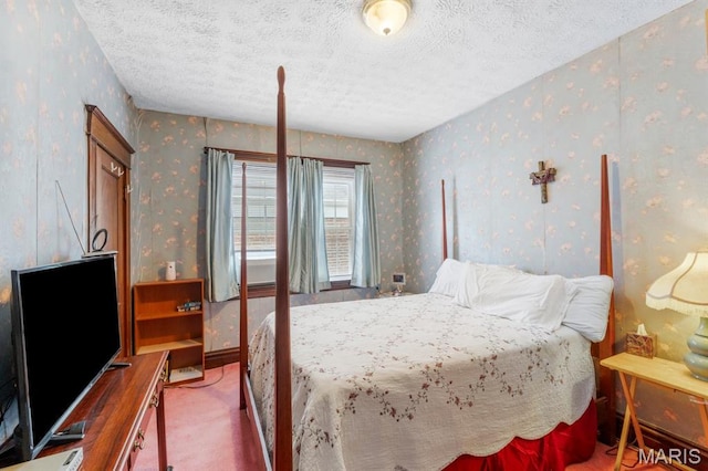 3623 Iowa Ave, Saint Louis, MO 63118 - bedroom featuring wallpapered walls, carpet floors, and a textured ceiling