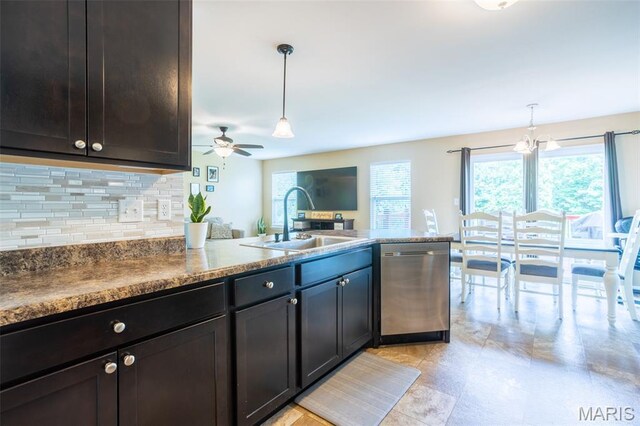 112 Village Glen Ct, Wentzville, MO 63385