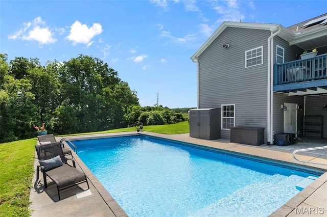 1638 County Road 642, Cape Girardeau, MO 63701 - swimming pool featuring a lawn