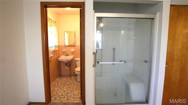 517 N 11th, De Soto, MO 63020 - bathroom with a stall shower