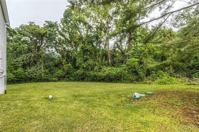 17560 Old Jamestown Rd, Florissant, MO 63034 - view of grassy yard