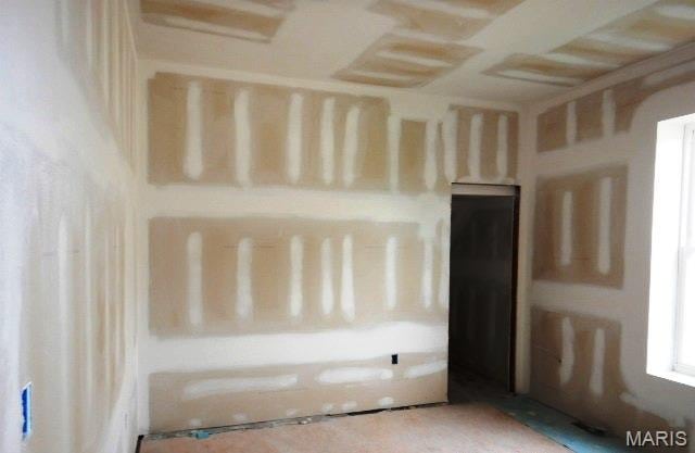 5843 Enright Ave, Saint Louis, MO 63112 - view of unfurnished room