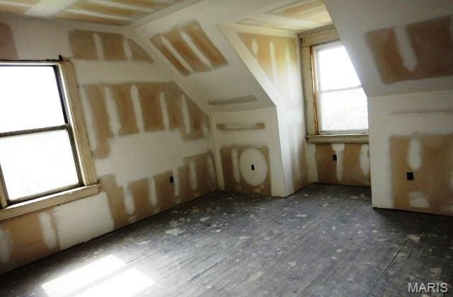 5843 Enright Ave, Saint Louis, MO 63112 - view of bonus room