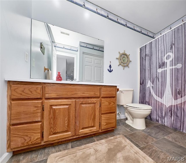 4 Hahn Estates Rd, Winfield, MO 63389 - full bath featuring vanity and curtained shower