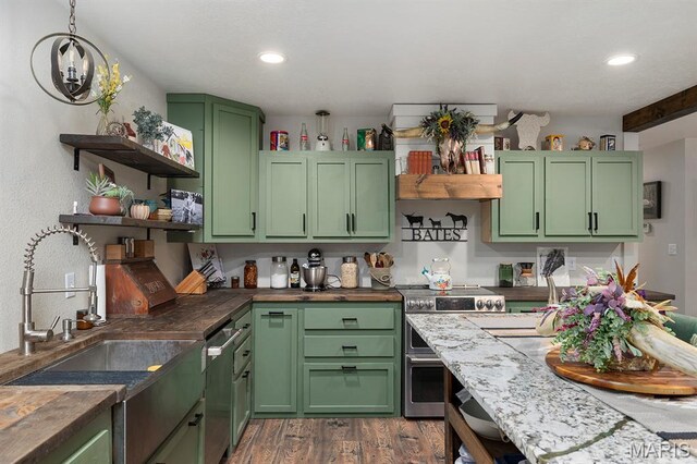 12198 Kitchem Dr, Licking, MO 65542 - kitchen featuring open shelves, stainless steel appliances, green cabinetry, dark wood finished floors, and a sink