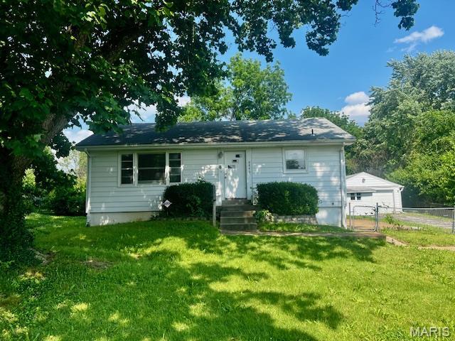 9840 Green Valley Dr, Saint Louis, MO 63136 - photo 1