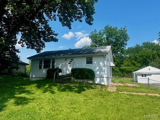 9840 Green Valley Dr, Saint Louis, MO 63136 - photo 2