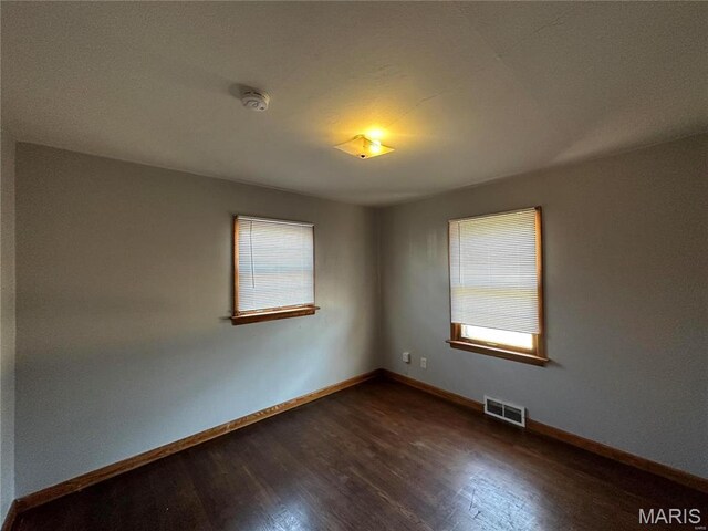9840 Green Valley Dr, Saint Louis, MO 63136 - photo 6