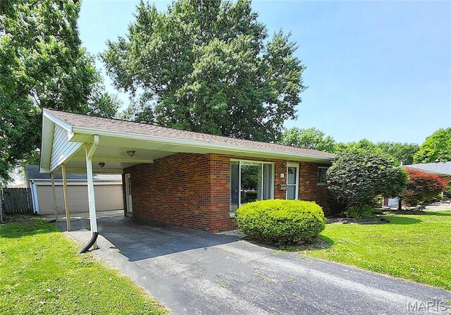 81 Cambridge Dr, Granite City, IL 62040 - photo 1