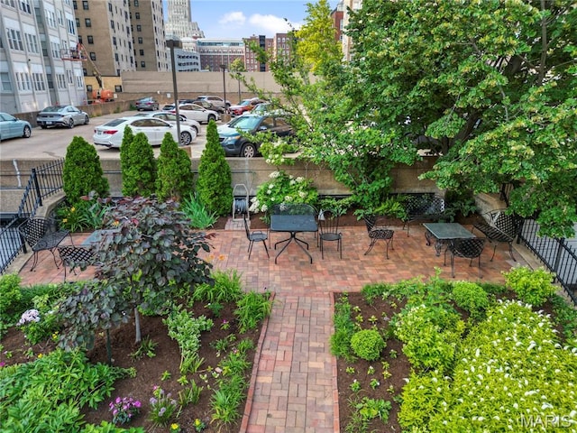10 N Kingshighway Blvd Unit 2Cs, Saint Louis, MO 63108 - view of patio