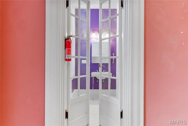 10 N Kingshighway Blvd Unit 2Cs, Saint Louis, MO 63108 - detailed view of a fire extinguisher