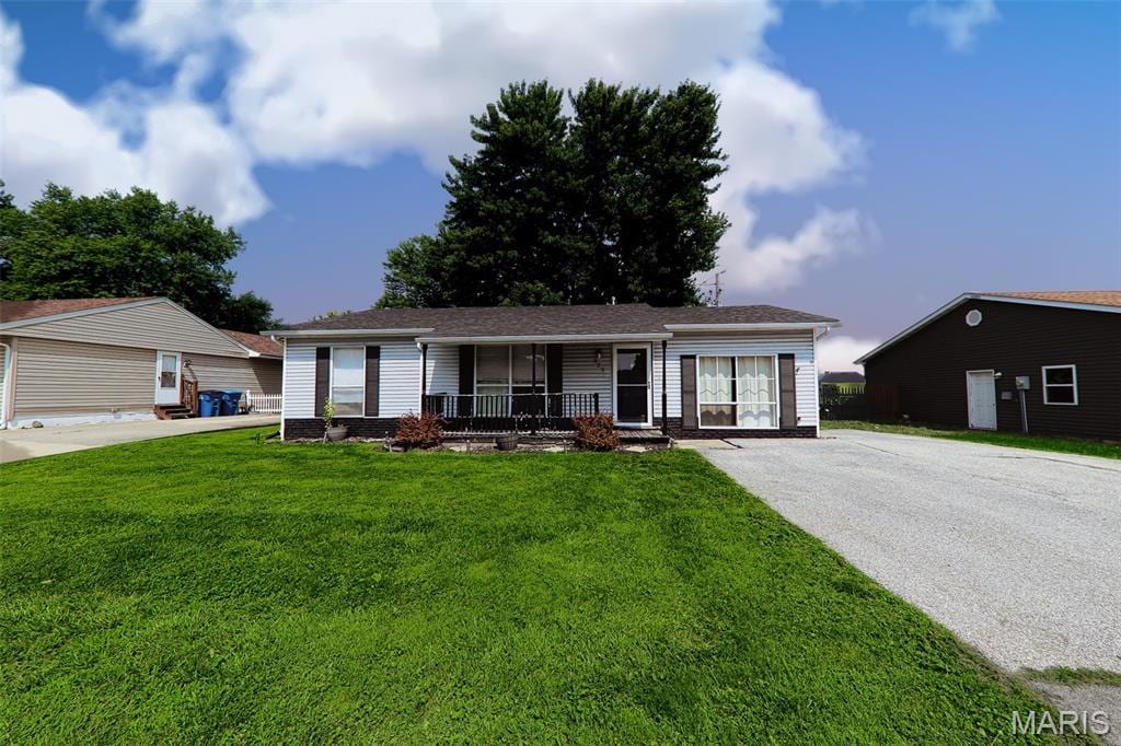 325 Wilson Park Ln, Granite City, IL 62040 - photo 1