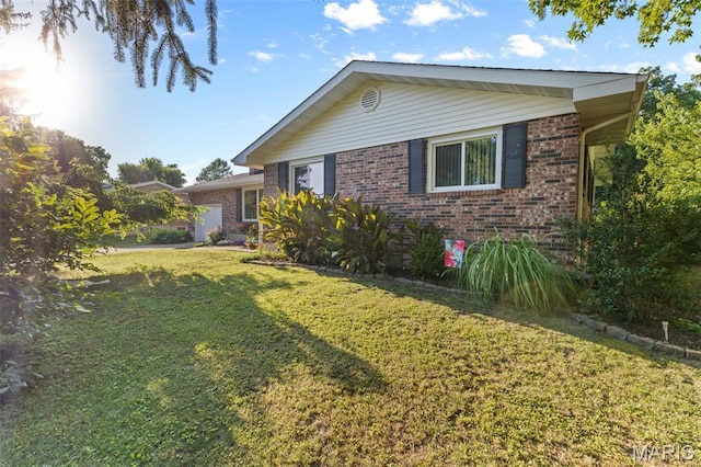 611 Park St, Farmington, MO 63640 - view of front of home with a front lawn and brick siding