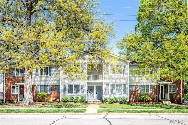 9039 W Swan Cir, Brentwood, MO 63144 - photo 1