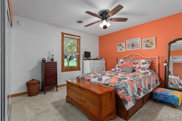900 Montana St, Gillespie, IL 62033 - bedroom featuring carpet and ceiling fan