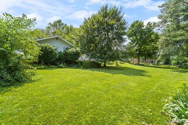 1265 Saint Michael St, Florissant, MO 63031