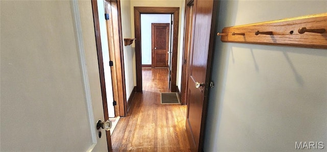 1629 Swanwick St, Chester, IL 62233 - hall featuring wood finished floors and baseboards
