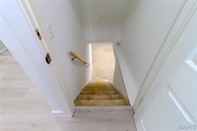 1304 Highland Dr, Rolla, MO 65401 - view of staircase