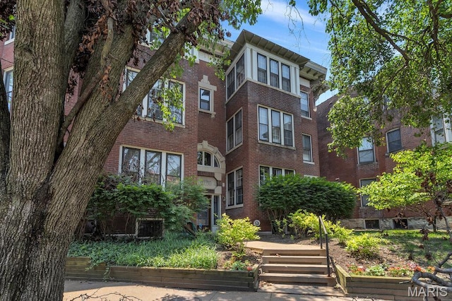 5858 Nina Pl # 1W, Saint Louis, MO 63112 - view of apartment building / complex