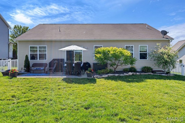 144 Wilmer Valley Dr, Wentzville, MO 63385 - back of property with a patio