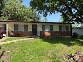 945 Paddock Dr, Florissant, MO 63033 - photo 1