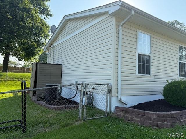1496 Ville Rosa Ln, Hazelwood, MO 63042 - view of side of home
